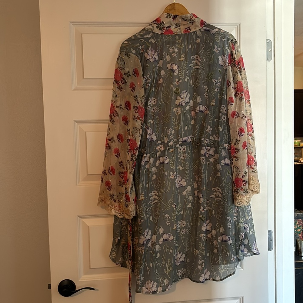 Aratta Floral Robe - Picture 7 of 7